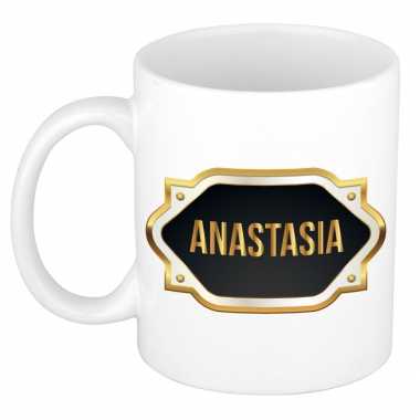 Naam cadeau mok / beker anastasia met gouden embleem 300 ml